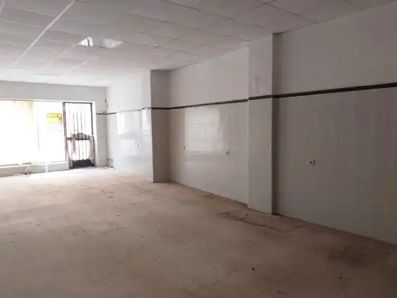 Local comercial en venda a Guillena pueblo, imagen 3