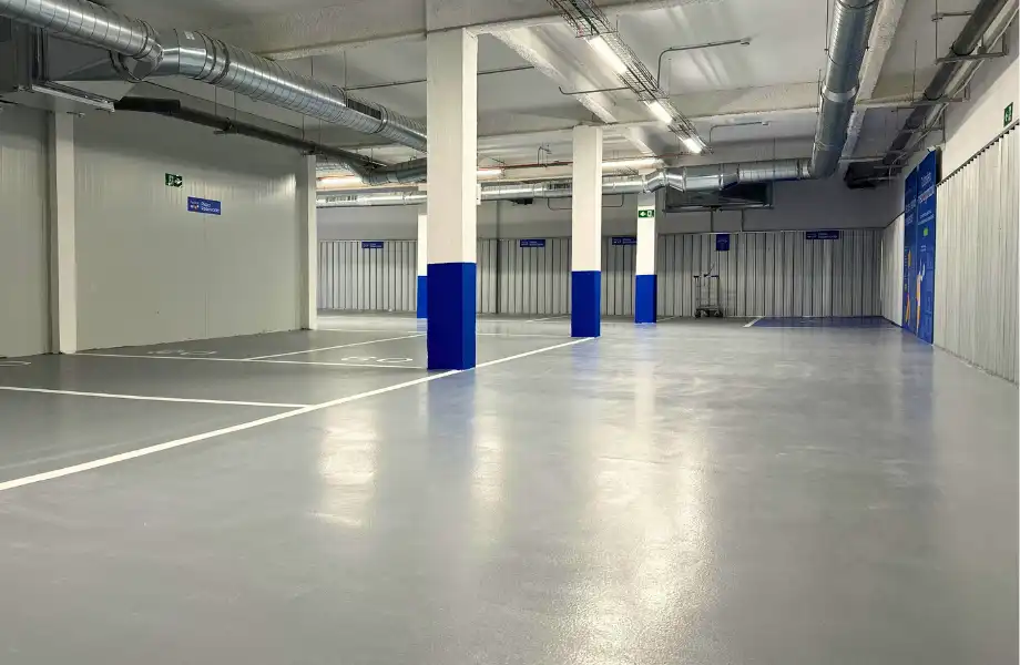 Parkplatz von Garage zur Miete in Madrid mit Alarm