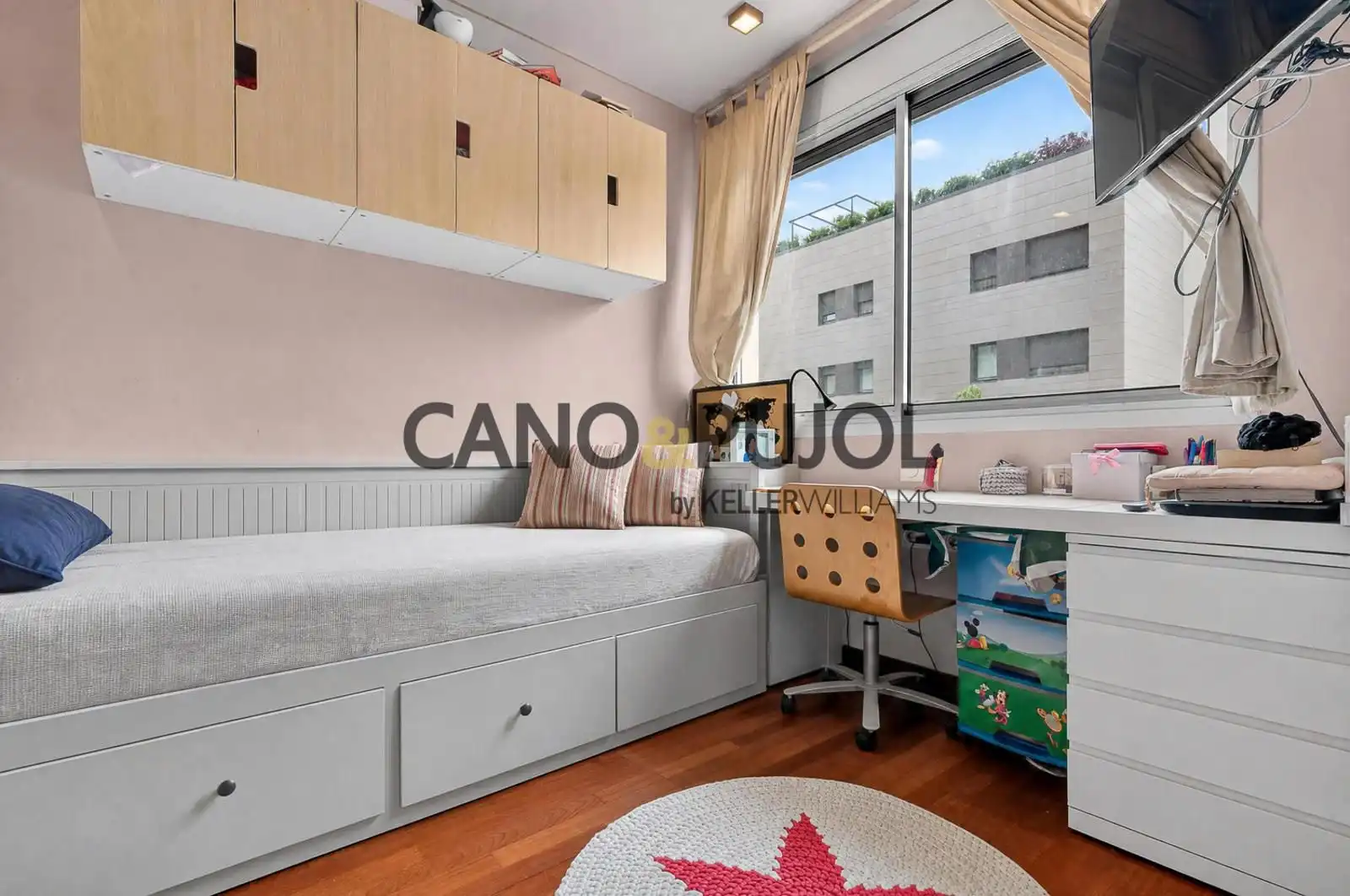 Dormitori de Pis en venda en Sant Cugat del Vallès amb Aire condicionat, Calefacció i Parquet