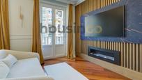 Living room of Flat for sale in  Madrid Capital  with Air Conditioner, Heating and Parquet flooring