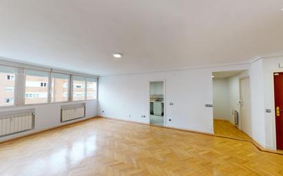 Living room of Flat for sale in  Madrid Capital  with Air Conditioner