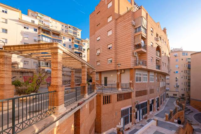 Apartamento en Venta en Calle Pinosol en Gibralfaro