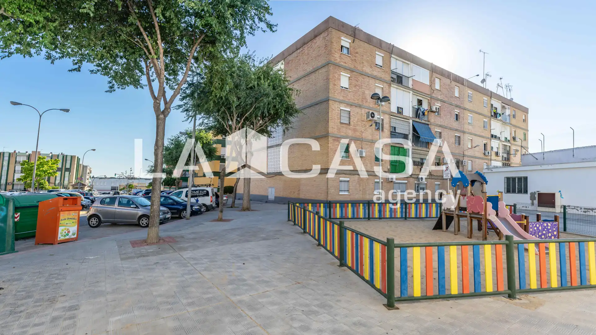 Vista exterior de Piso en venta en Dos Hermanas con Aire acondicionado, Terraza y Balcón