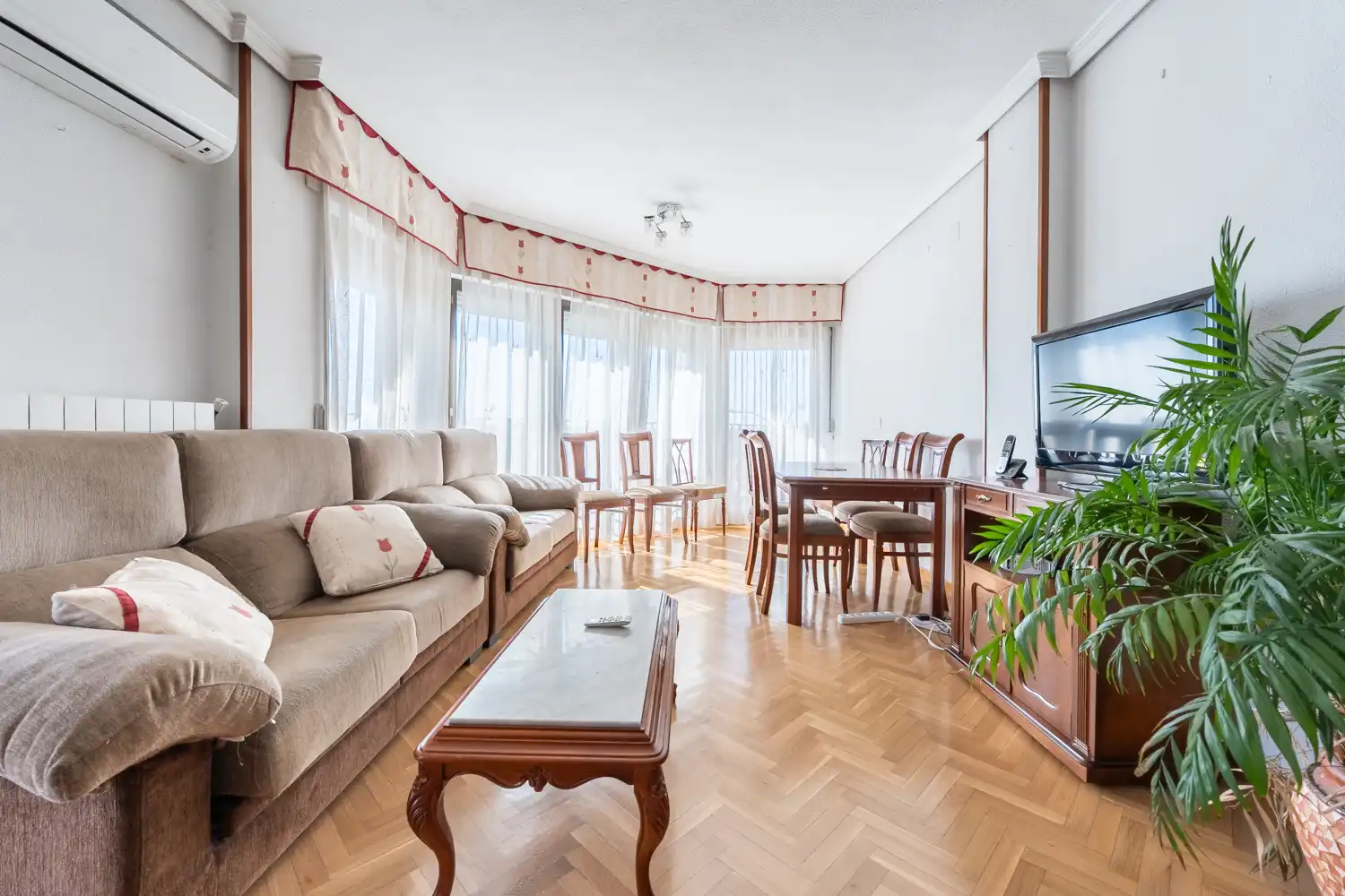 Sala d'estar de Dúplex en venda en Leganés amb Aire condicionat, Calefacció i Parquet