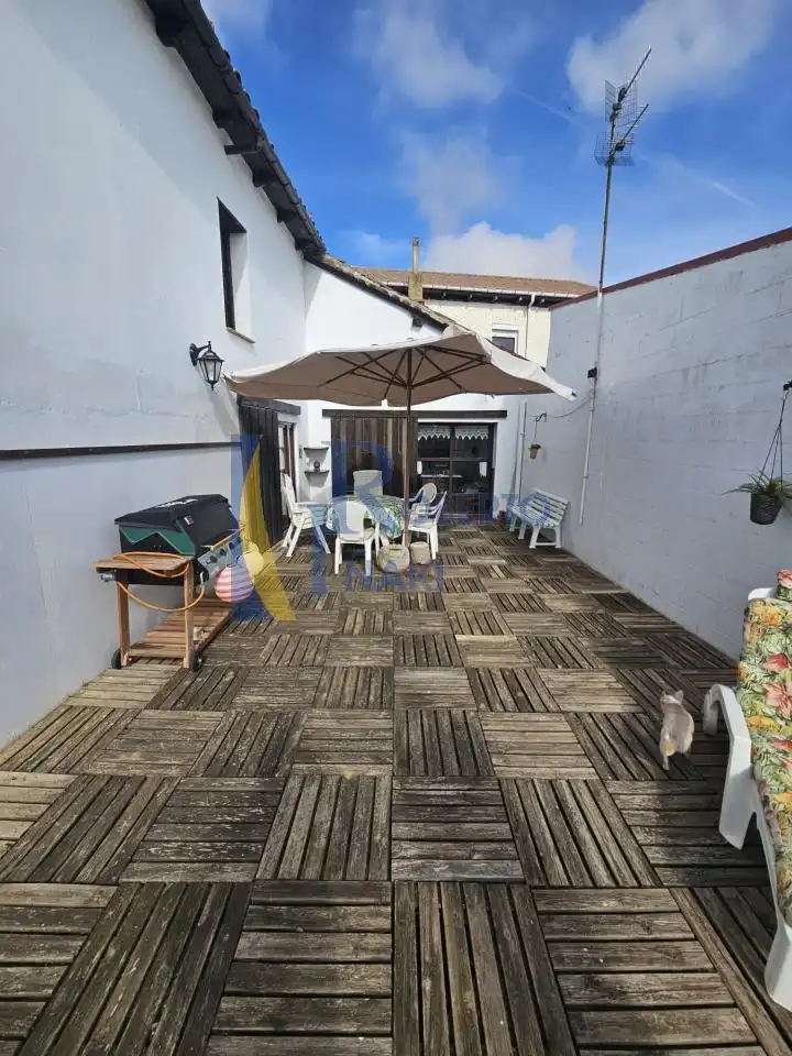 Terraza de Casa o chalet en venta en Cubillas de los Oteros con Calefacción, Jardín privado y Piscina