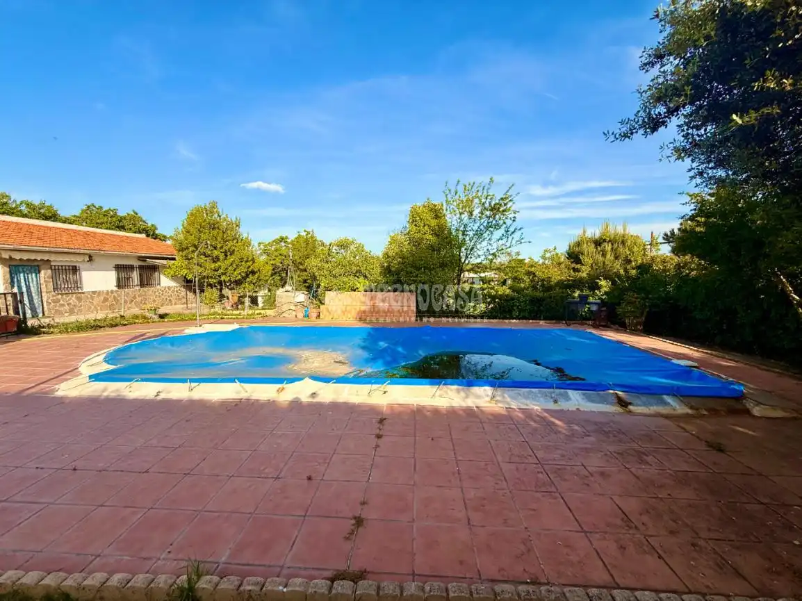 Piscina de Casa o chalet en venta en Serracines con Calefacción, Jardín privado y Terraza