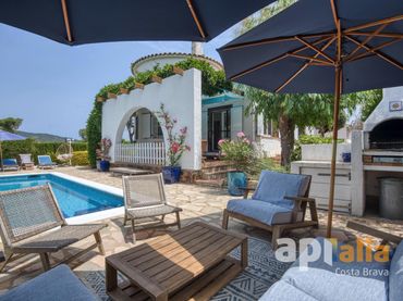 Villa avec piscine à vendre à Carrer d'Olot 18