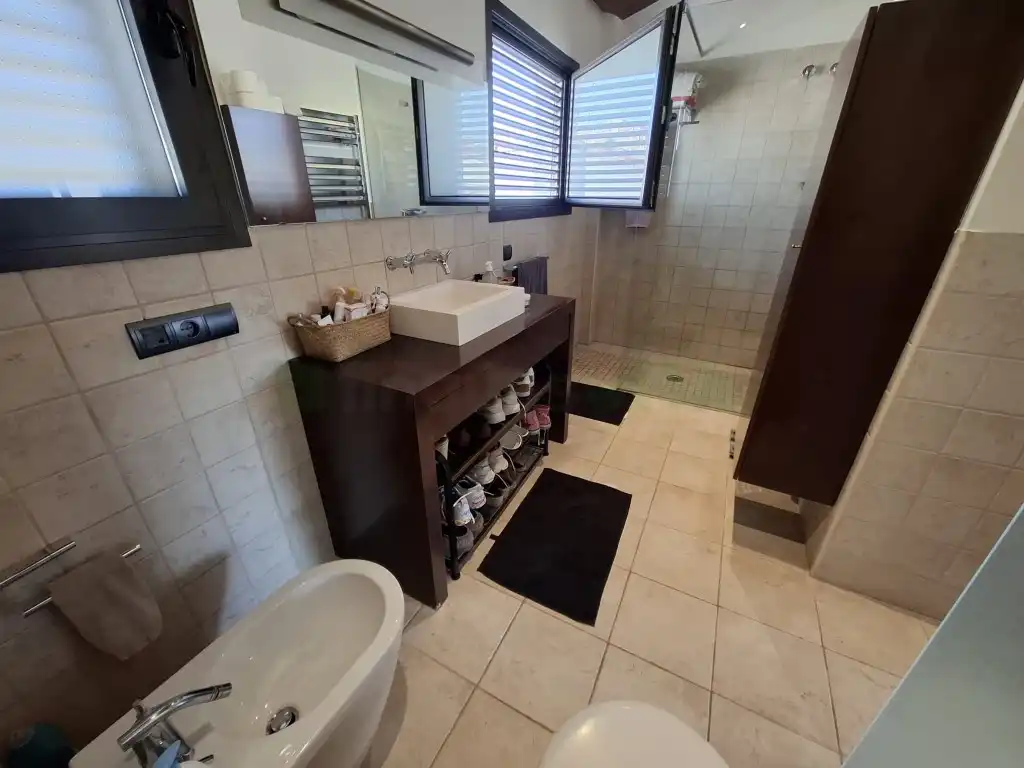 Bathroom of Houses for sale in Pineda de Mar