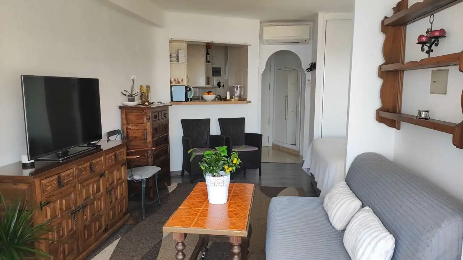 Living room of Study for rent in Algarrobo  with Air Conditioner, Swimming Pool and Furnished