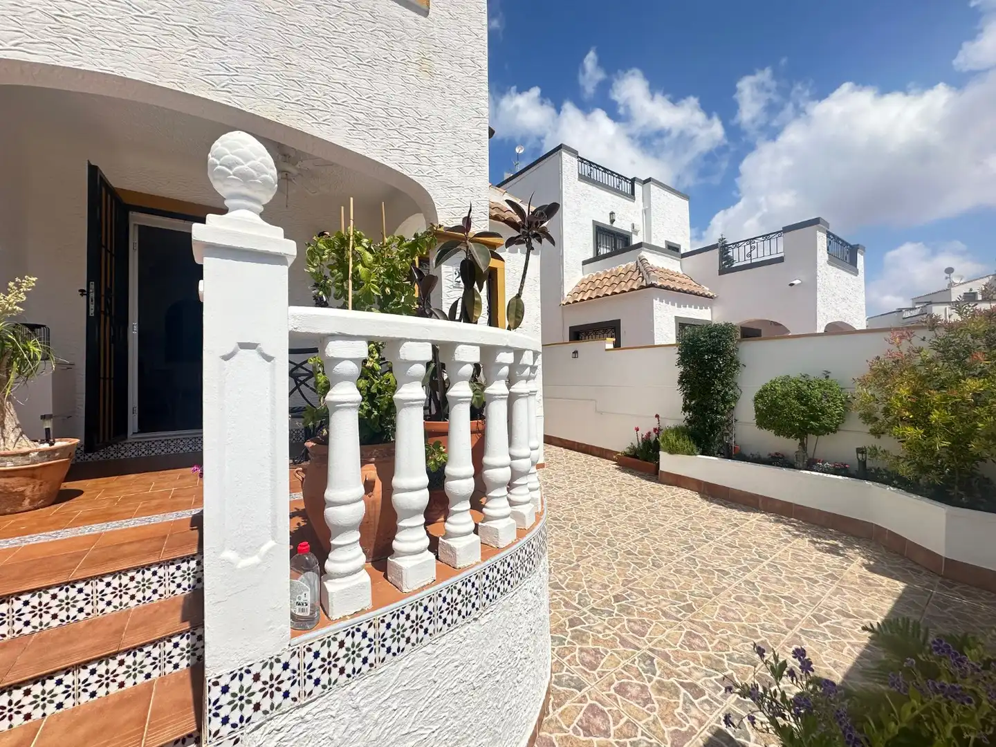 Vista exterior de Casa adosada en venta en Orihuela con Aire acondicionado, Piscina y Amueblado