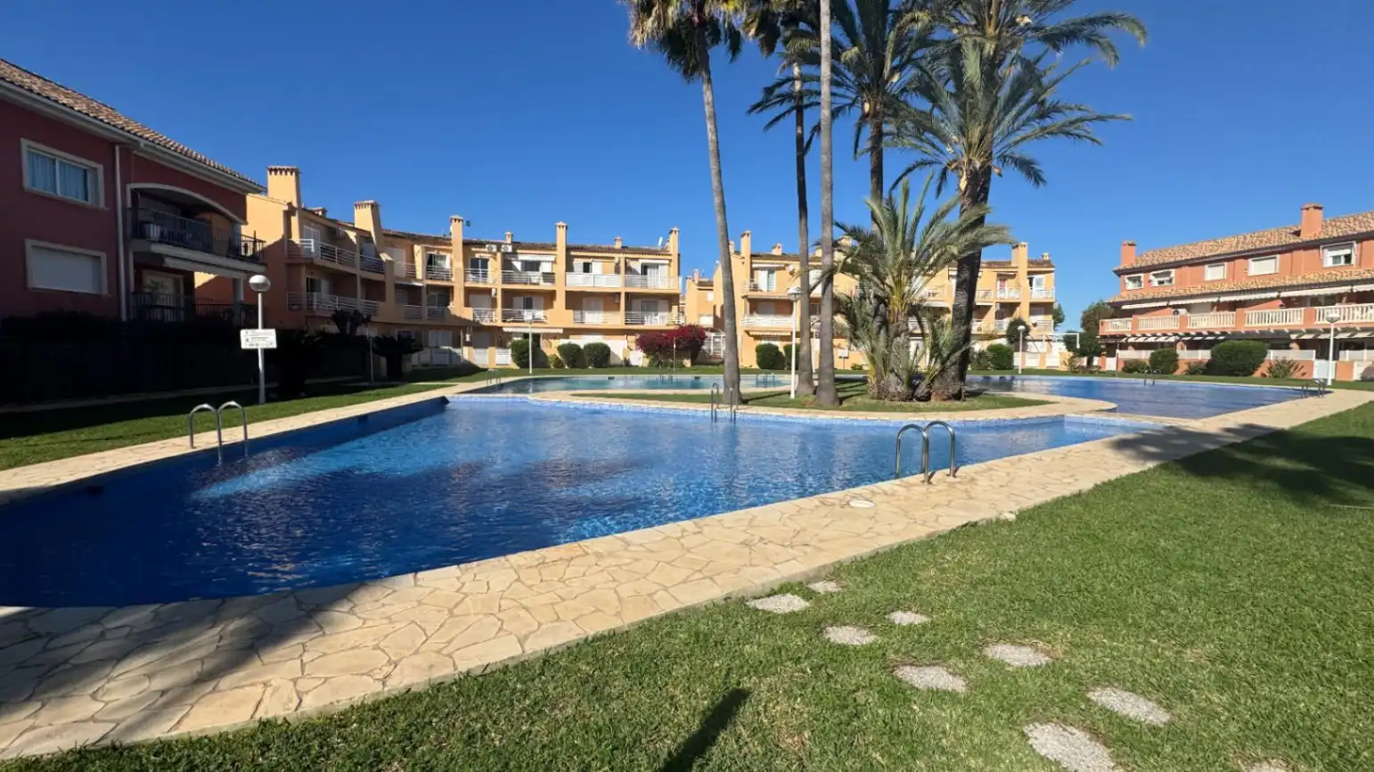 Swimming pool of Duplexes for sale in Jávea / Xàbia  with Air Conditioner, Terrace and Furnished
