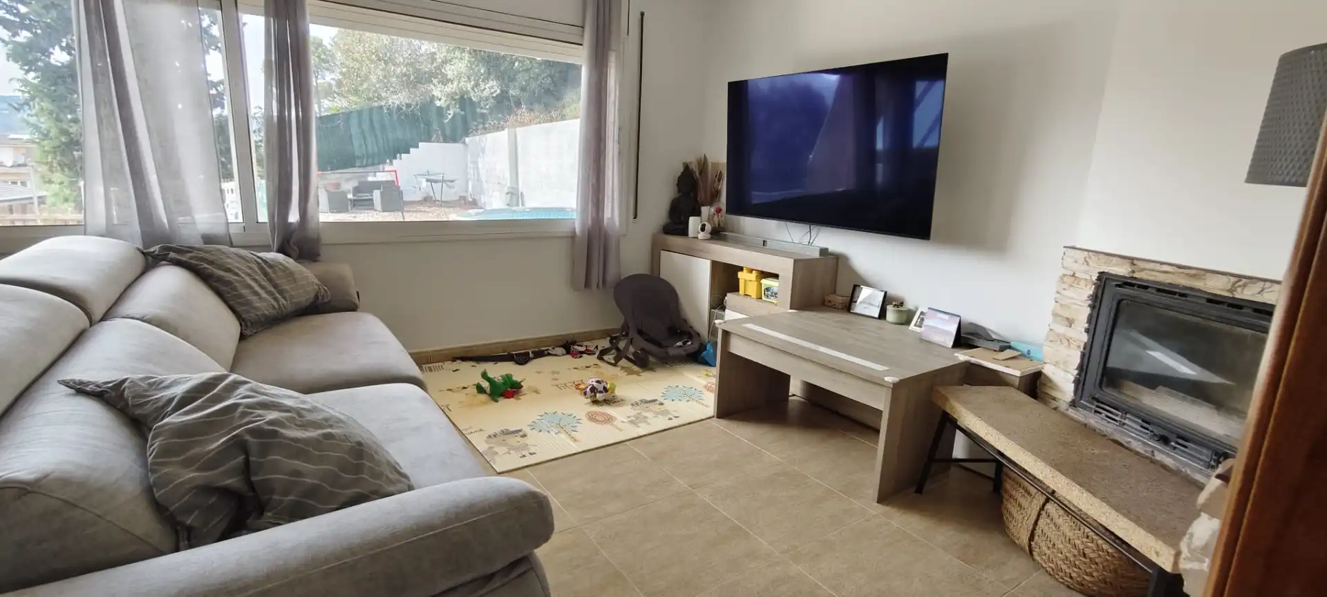 Sala d'estar de Casa o xalet en venda en Cervelló amb Aire condicionat, Calefacció i Jardí privat