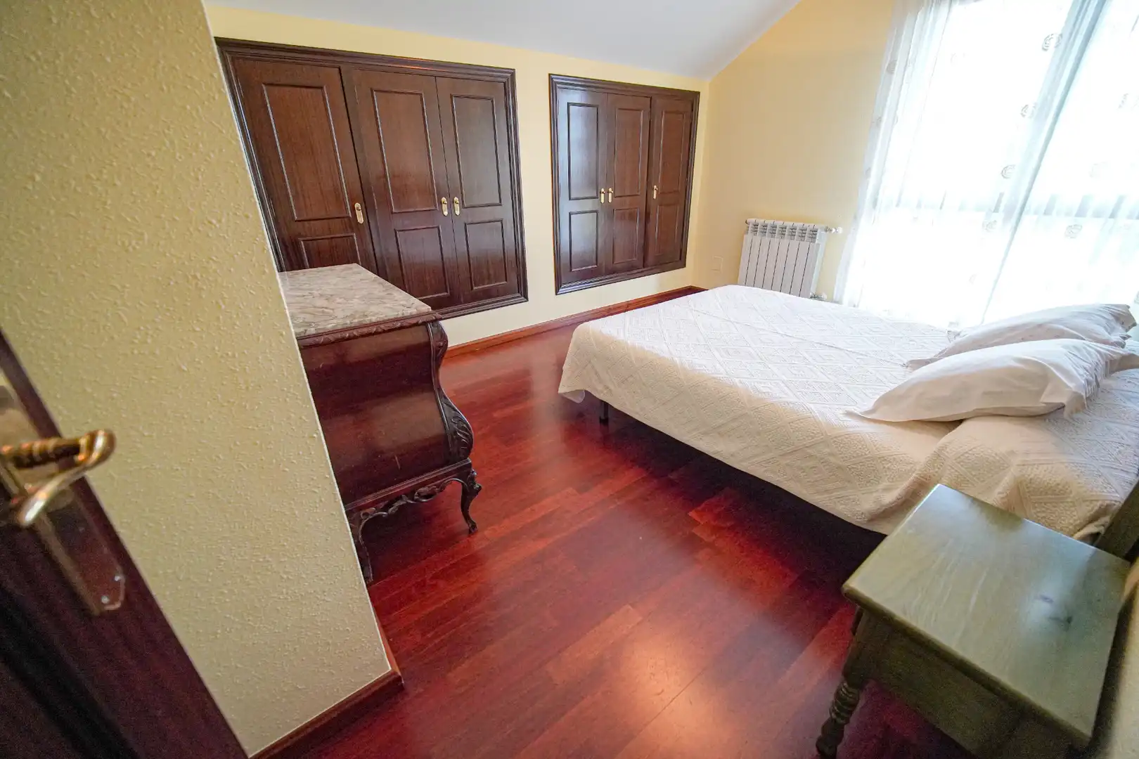 Dormitori de Casa o xalet en venda en Siero amb Calefacció, Jardí privat i Parquet