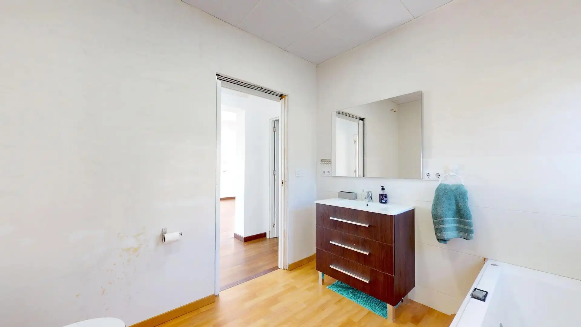 Badezimmer von Country house zum Verkauf in Almodóvar del Río mit Klimaanlage, Heizung und Privatgarten