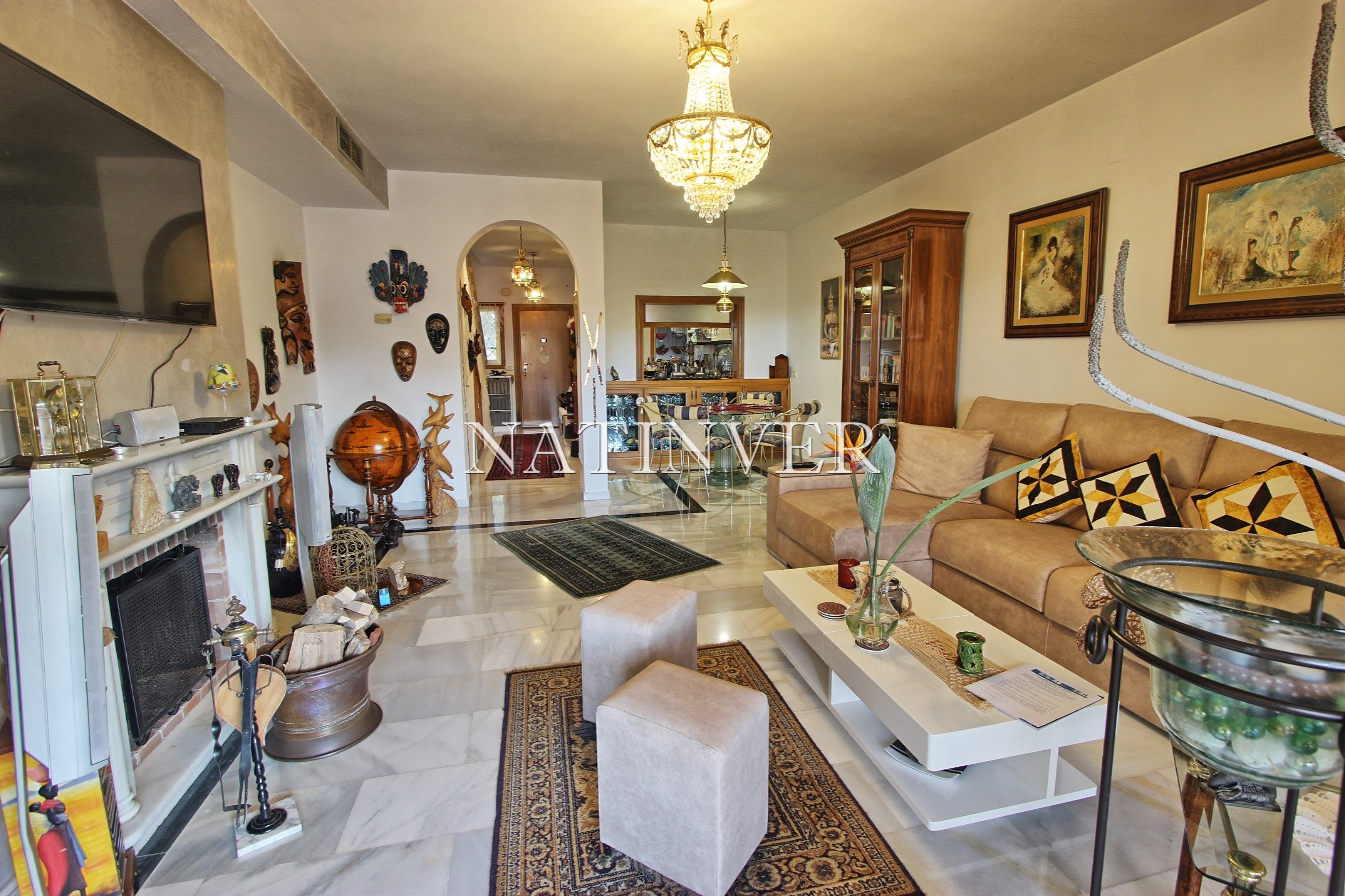 Sala d'estar de Casa adosada en venda en Benalmádena amb Aire condicionat, Calefacció i Jardí privat