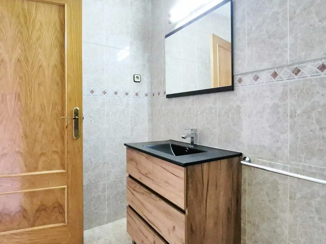Baño de Piso en venta en Terrassa con Calefacción, Terraza y Balcón