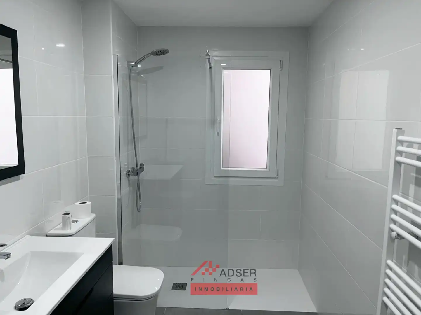 Badezimmer von Wohnung zum Verkauf in  Logroño mit Heizung, Parkett und Terrasse
