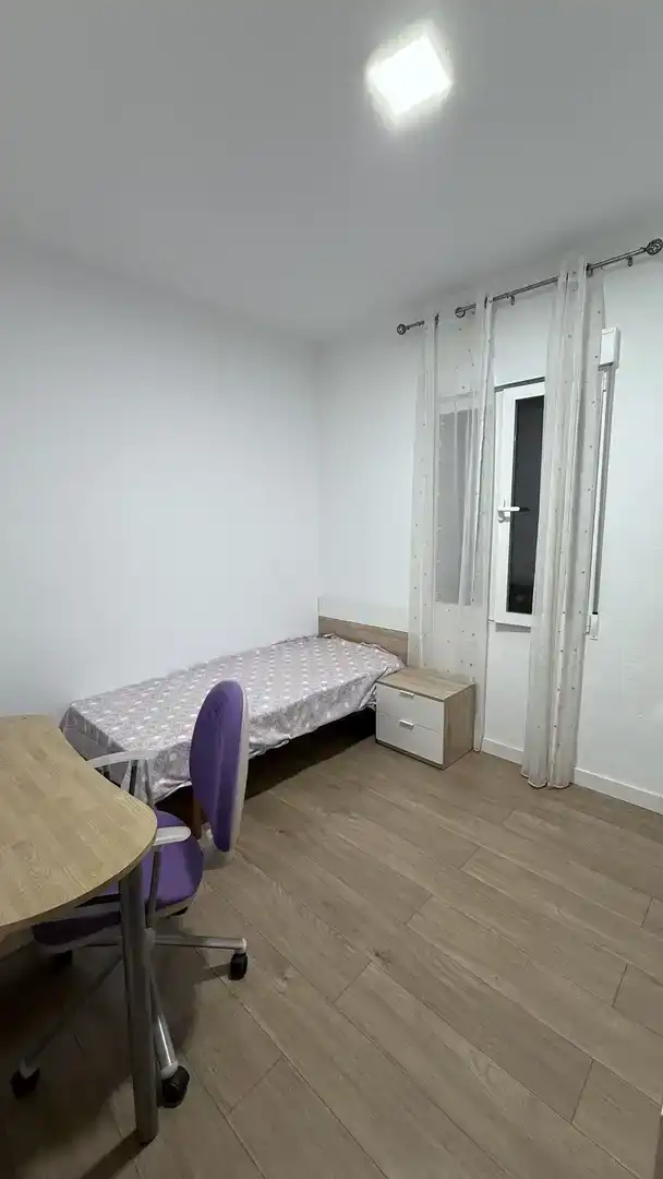 Habitación de Piso para compartir en Cartagena con Amueblado