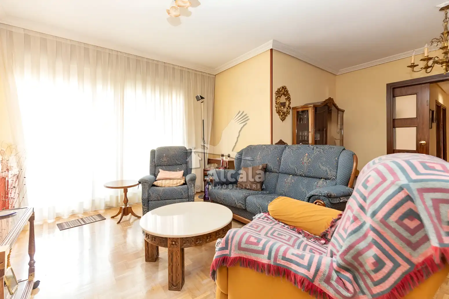 Sala de estar de Piso en venta en Alcalá de Henares con Calefacción, Jardín privado y Parquet