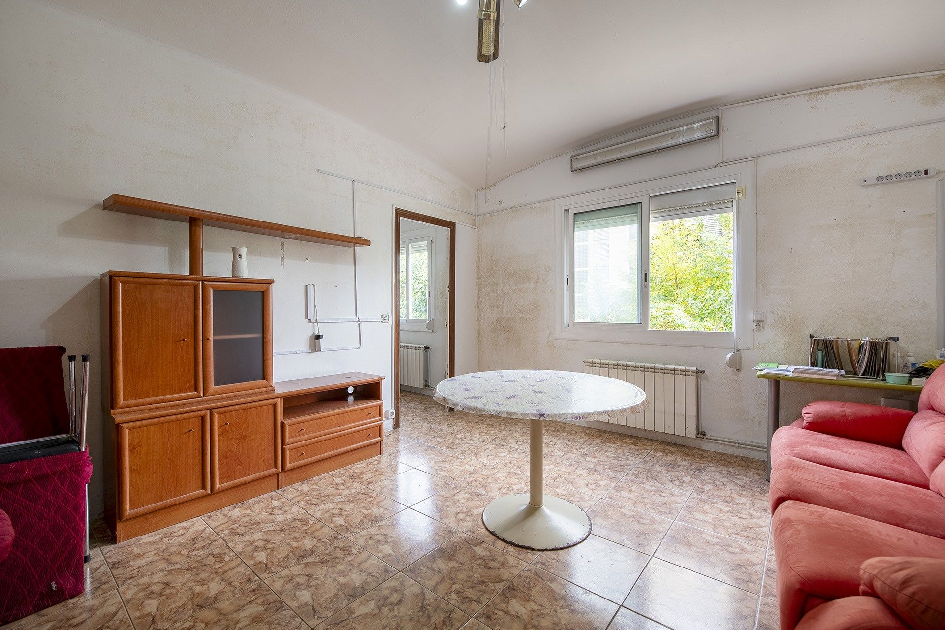 Living room of Planta baja for sale in Banyoles  with Air Conditioner, Heating and Terrace