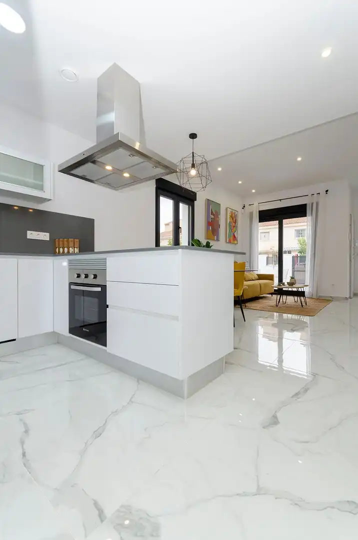 Cocina de Casa o chalet en venta en Torrevieja con Aire acondicionado, Jardín privado y Terraza