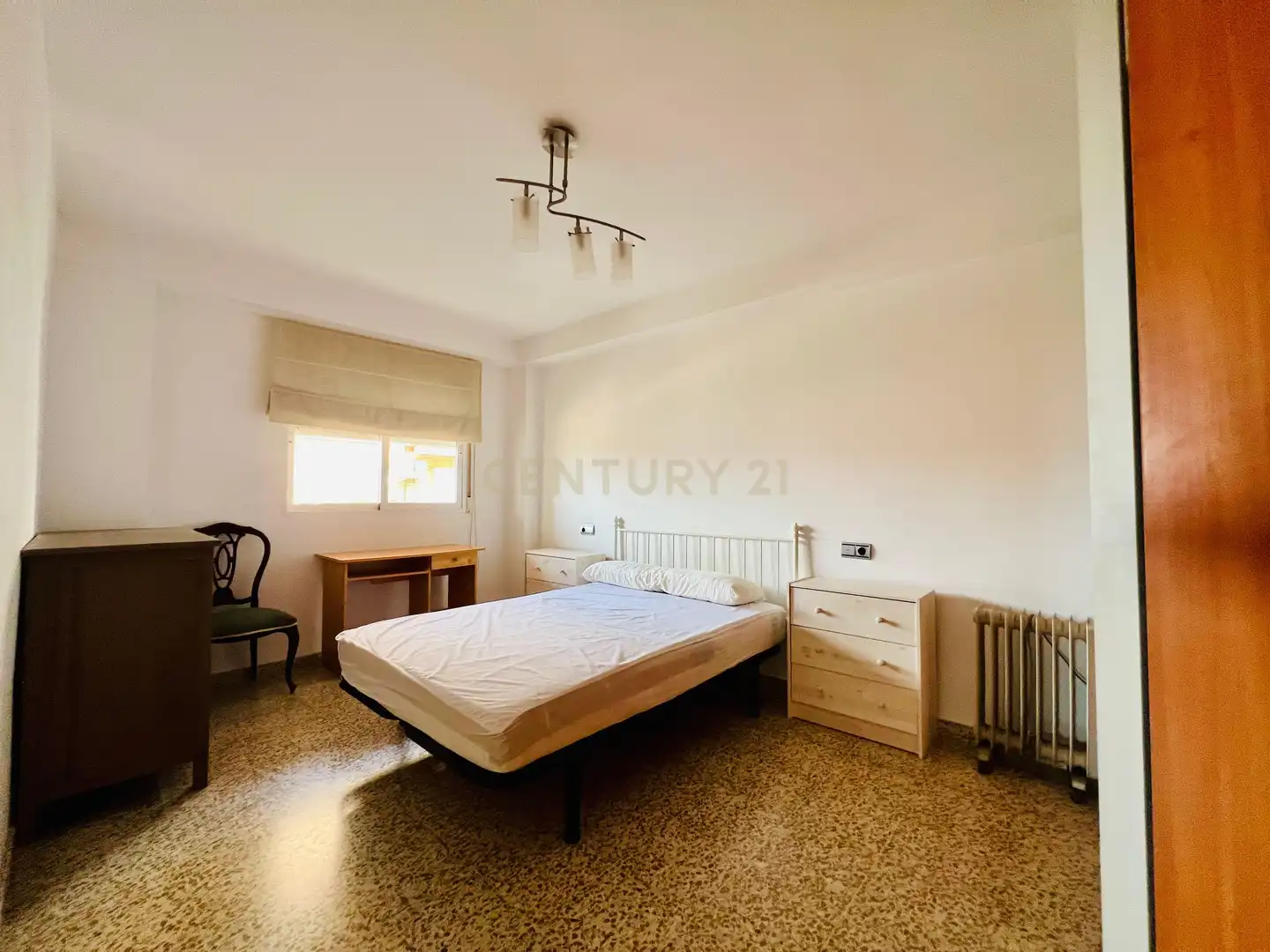 Bedroom of Flat for rent in Granada  with Air Conditioner, Oven and Washing machine