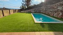 Piscina de Casa o xalet en venda en Santa Susanna amb Terrassa i Piscina