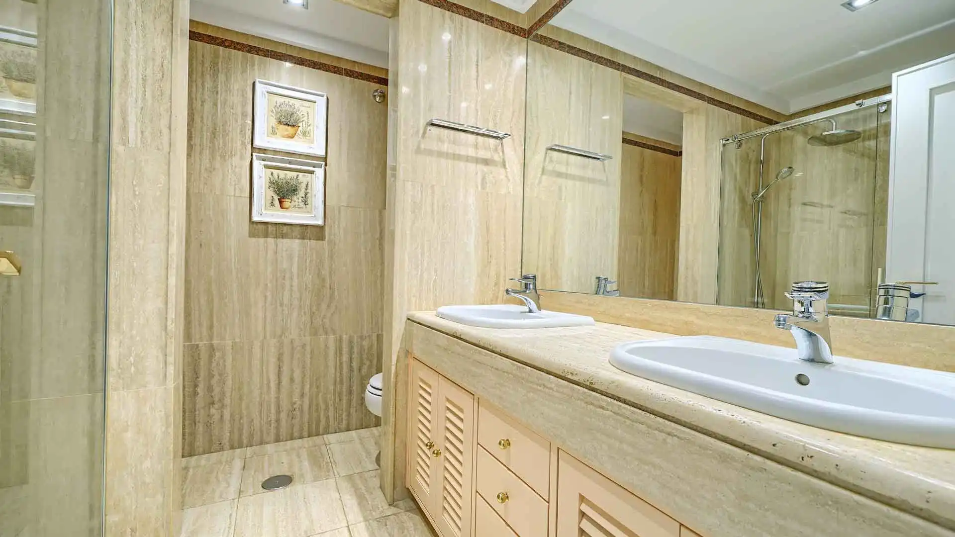 Bany de Apartament en venda en Marbella amb Aire condicionat, Terrassa i Piscina