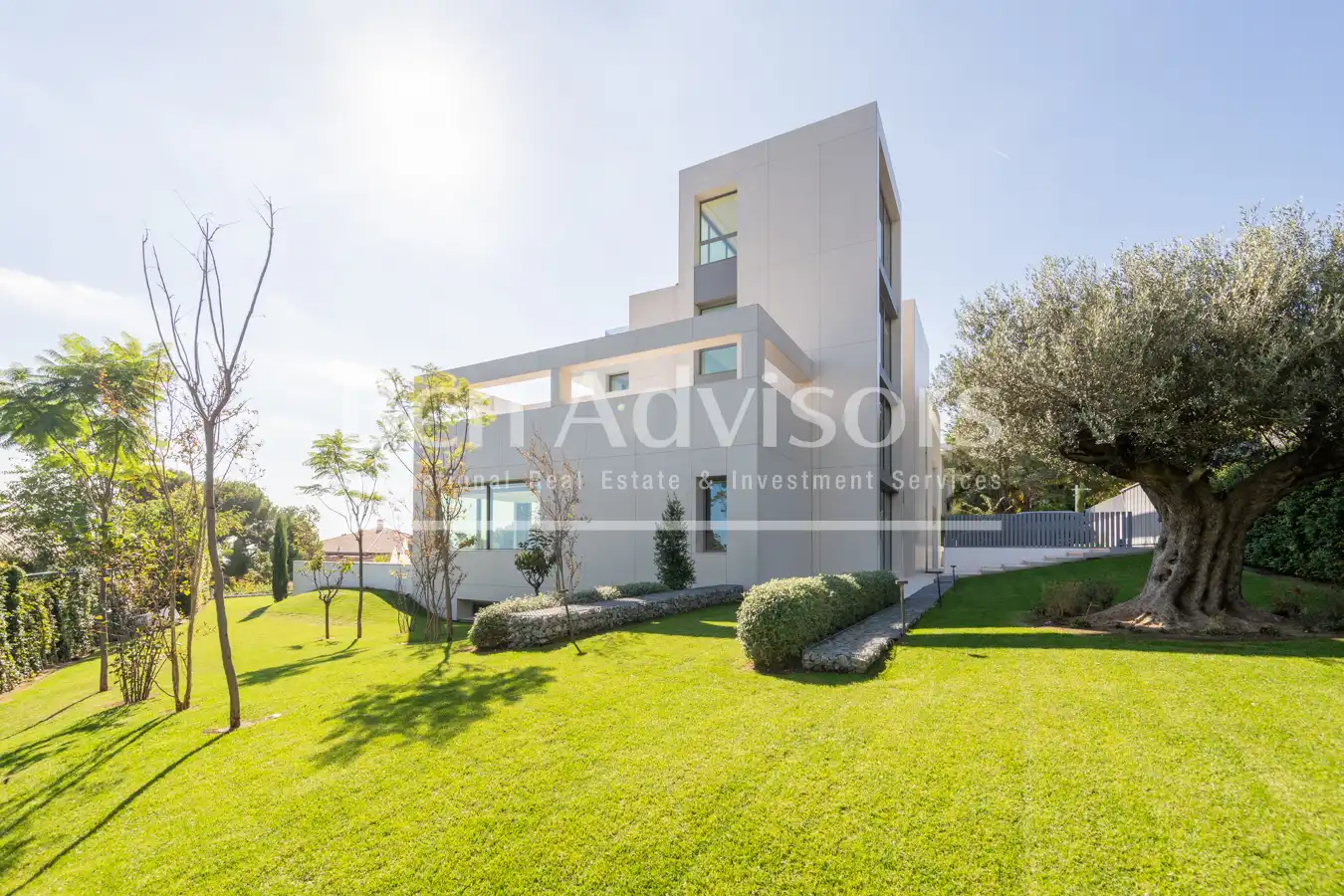Vista exterior de Casa o chalet en venta en Barcelona con Aire acondicionado, Calefacción y Jardín privado