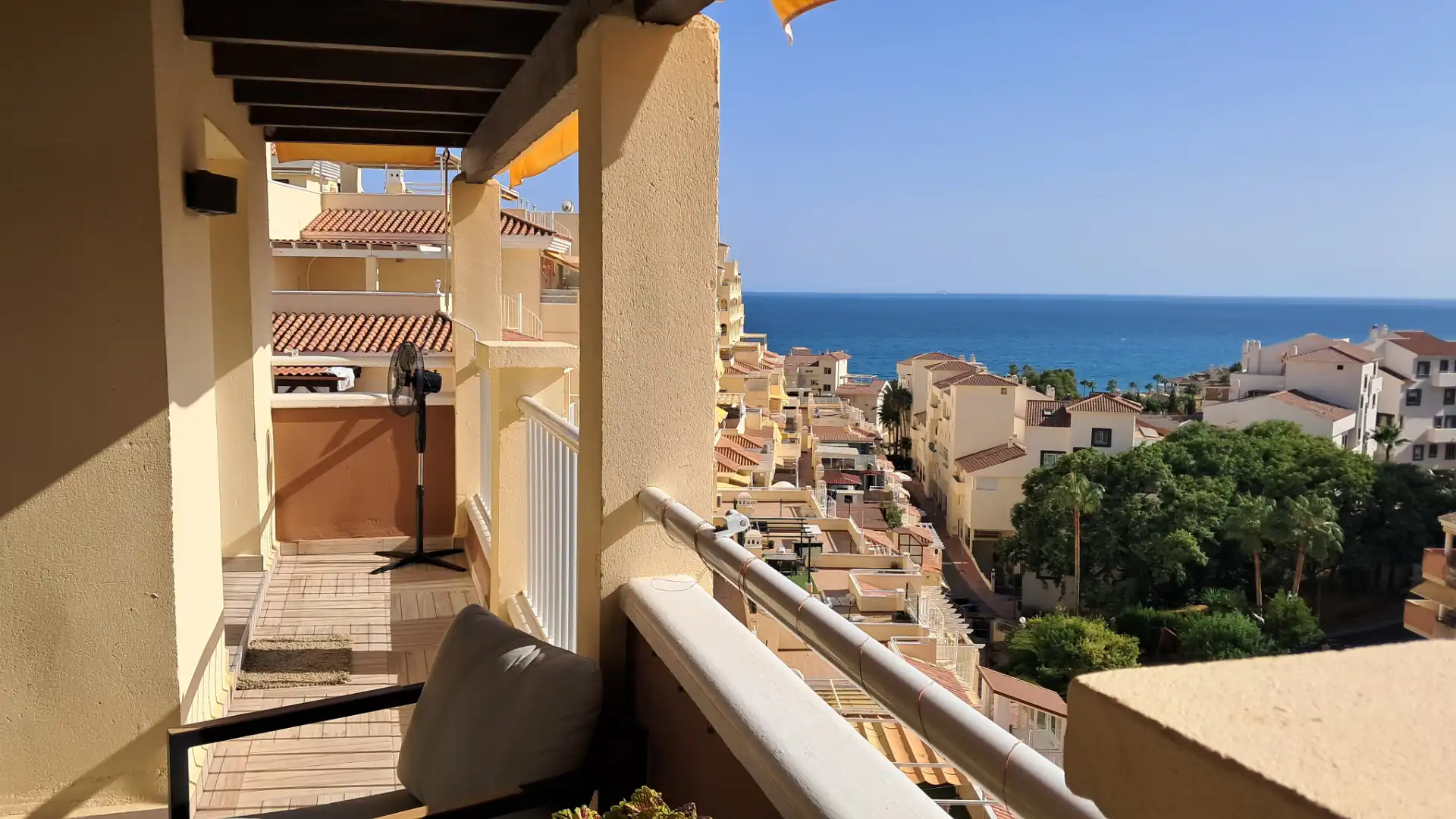 Vista exterior de Dúplex en venda en Benalmádena amb Aire condicionat, Parquet i Terrassa