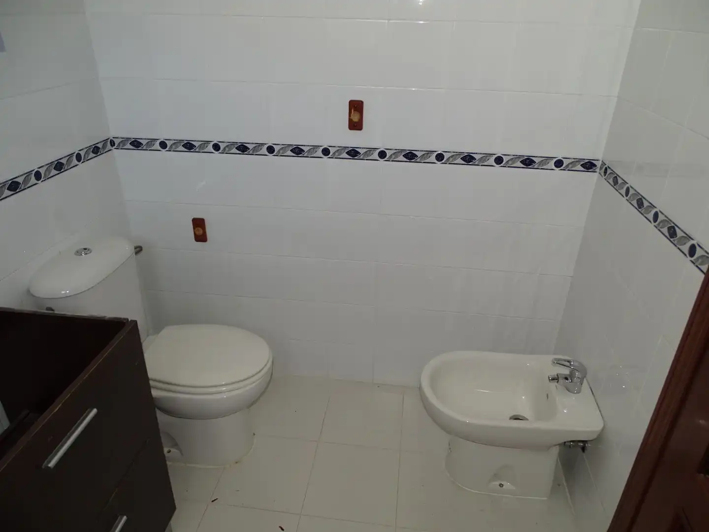 Bany de Casa o xalet en venda en Utrera amb Calefacció, Terrassa i Traster