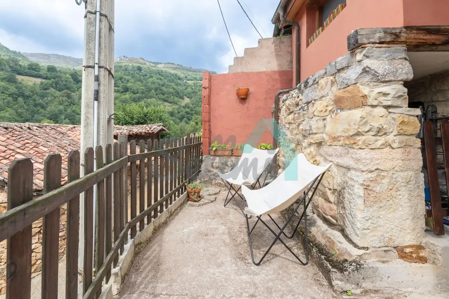 Einfamilien-Reihenhaus zum Verkauf in Lugar Bustiello, Proaza