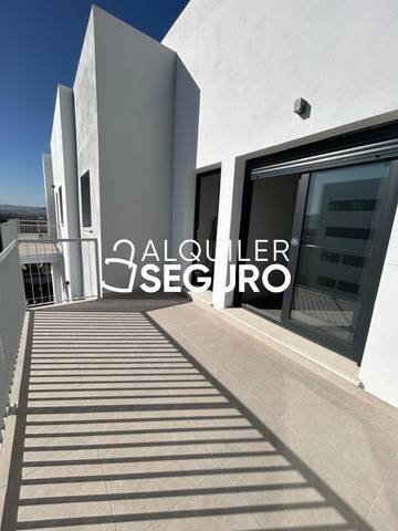 Piso en Alquiler en Santiago Rusiñol en Rosaleda - Juventud