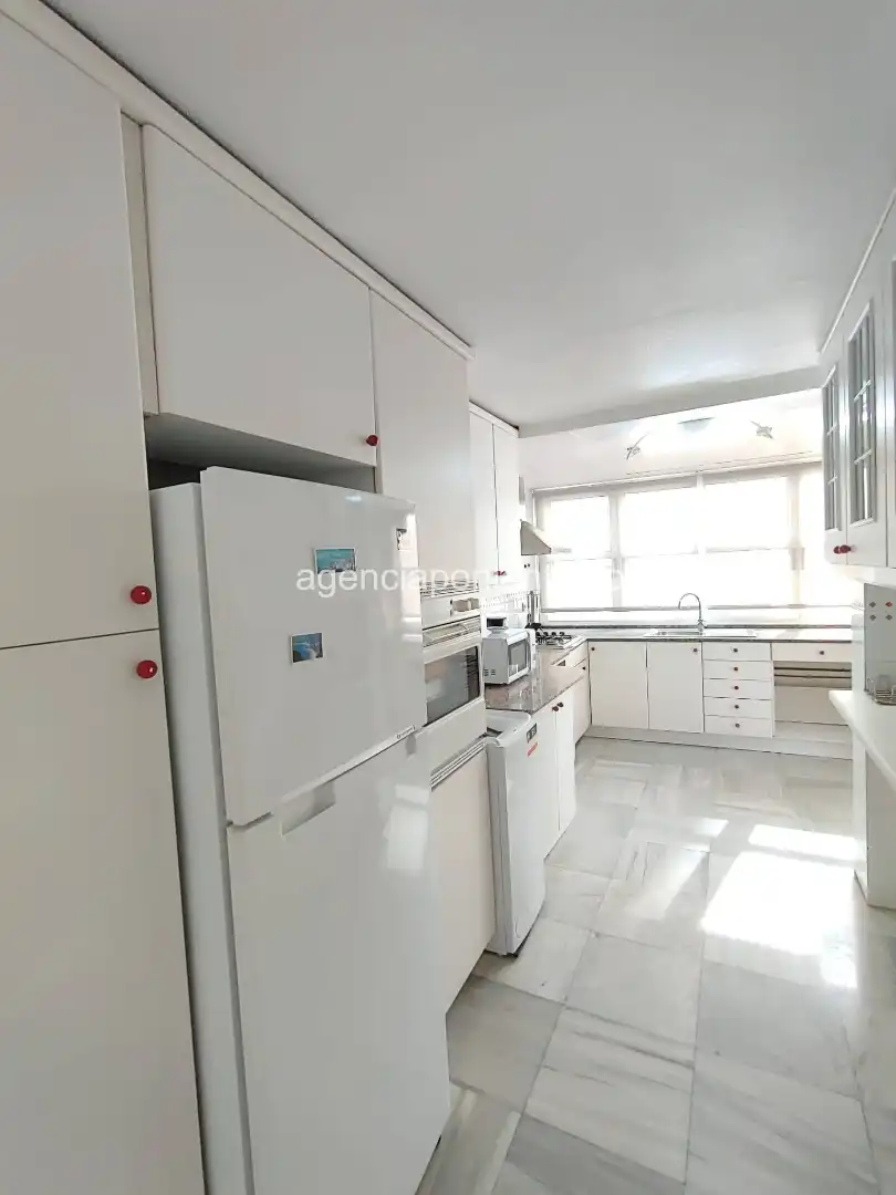 Kitchen of Flat for rent in Benidorm  with Air Conditioner, Heating and Terrace