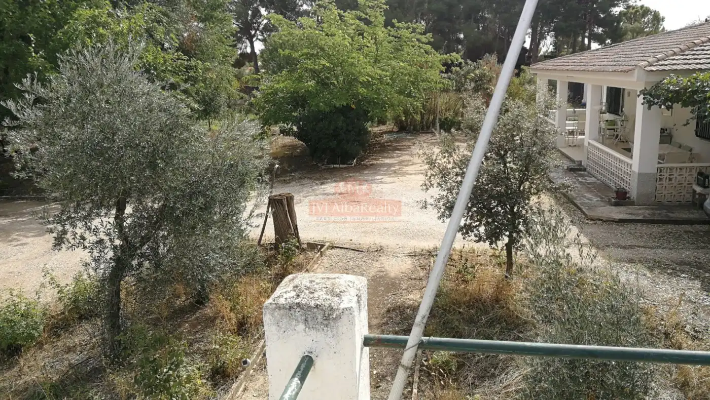 Haus oder Chalet zum Verkauf in Albacete mit Abstellraum und Balkon