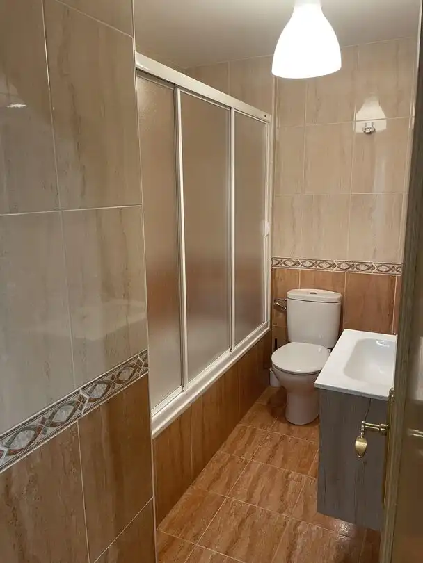 Badezimmer von Wohnung zur Miete in Zorraquín mit Heizung, Privatgarten und Terrasse
