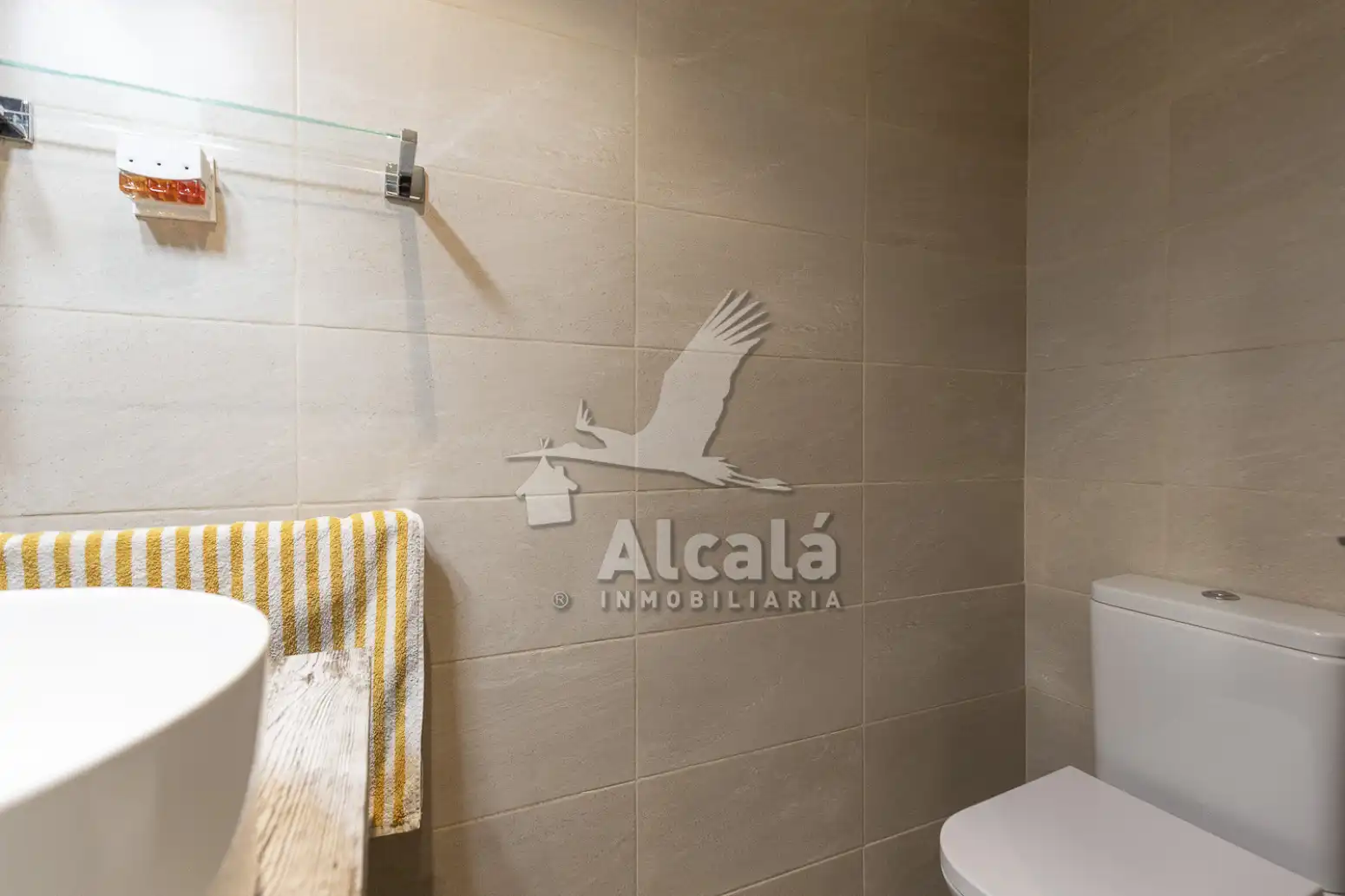 Bany de Pis en venda en Azuqueca de Henares amb Aire condicionat, Calefacció i Terrassa