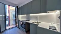 Kitchen of Flat for sale in  Barcelona Capital  with Air Conditioner, Heating and Oven