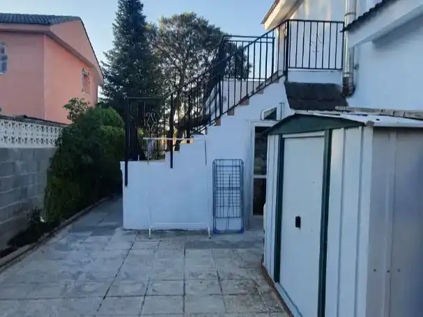 Vista exterior de Piso en venta en Trijueque con Jardín privado, Trastero y Piscina