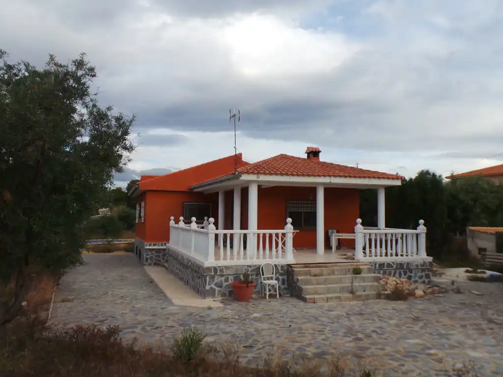 Exterior view of Buildings for sale in San Vicente del Raspeig / Sant Vicent del Raspeig