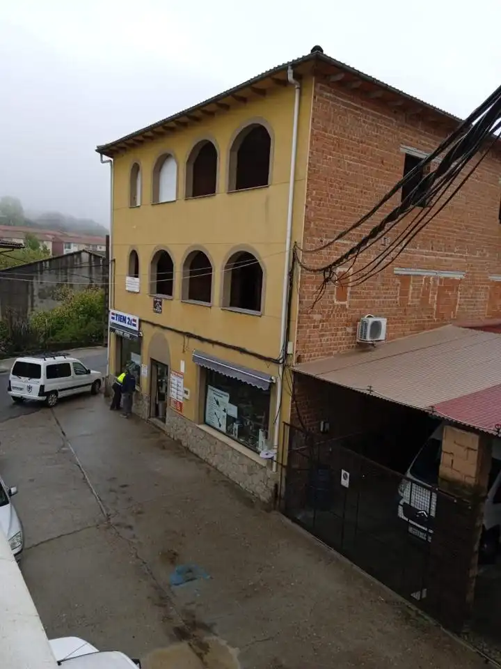 Exterior view of Commercial properties for sale in Jarandilla de la Vera