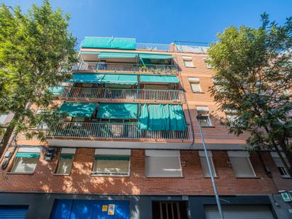 Exterior view of Flat for sale in Santa Coloma de Gramenet  with Air Conditioner and Terrace