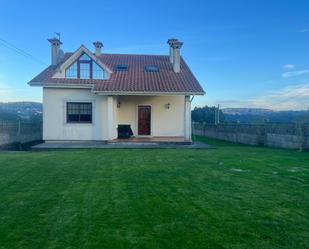 Vista exterior de Casa o xalet en venda en Miño amb Calefacció, Jardí privat i Terrassa