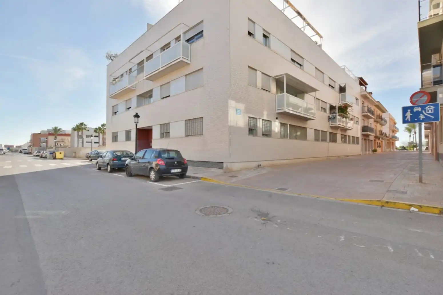 Vista exterior de Piso en venta en Rafelbuñol / Rafelbunyol con Trastero y Amueblado