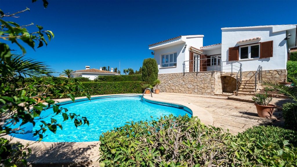 Vista exterior de Casa o xalet en venda en Llucmajor amb Aire condicionat, Jardí privat i Terrassa