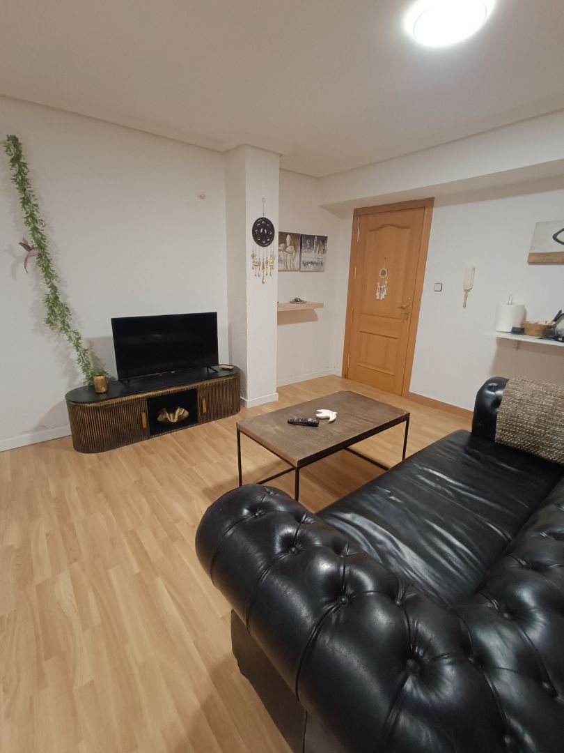 Living room of Premises for sale in  Albacete Capital  with Parquet flooring and Furnished