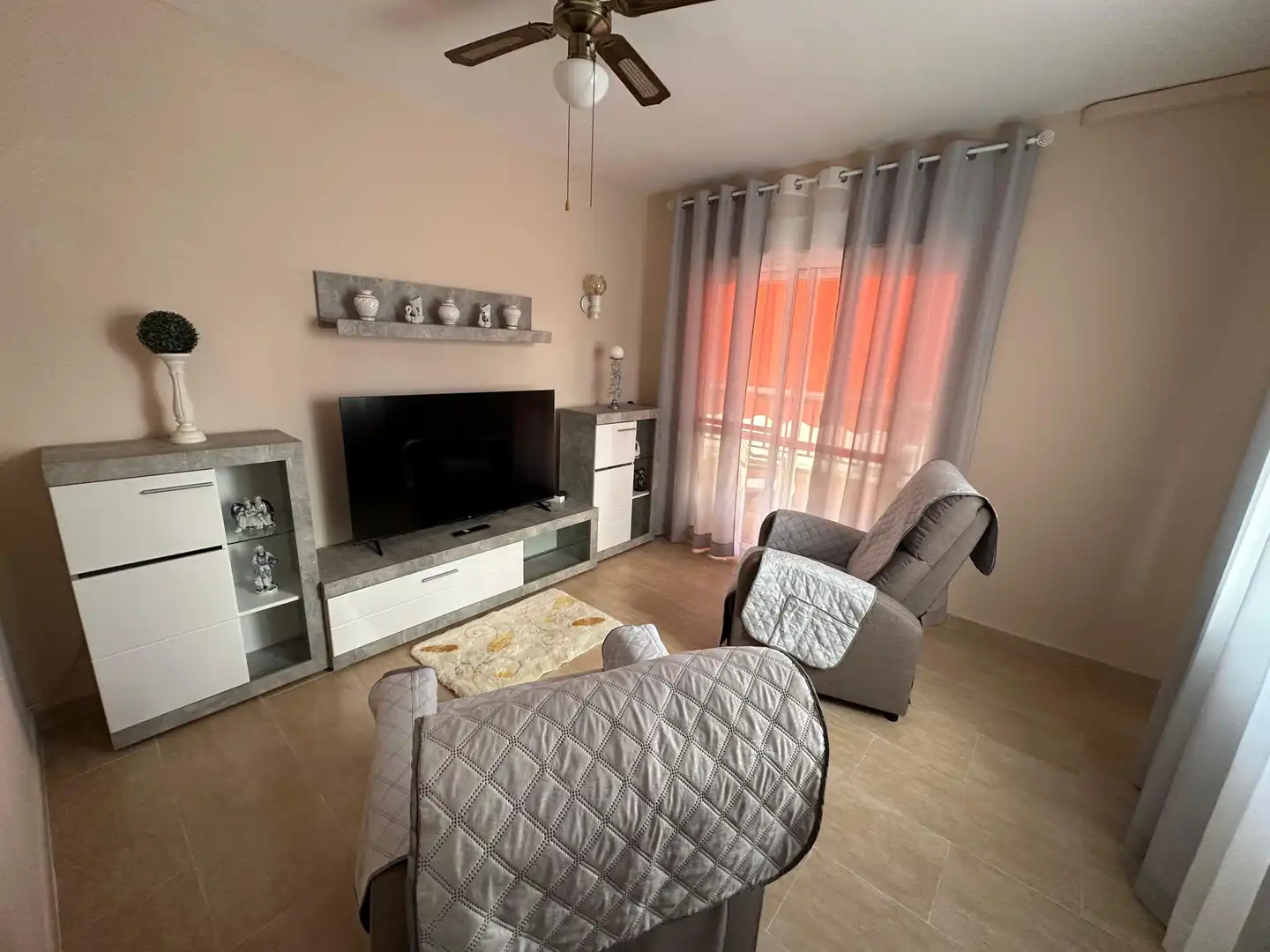 Apartment with terrace for sale in Estepona Pueblo