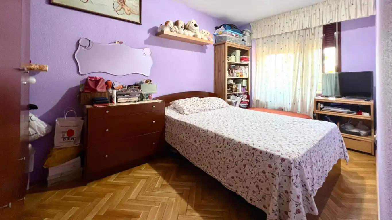 Bedroom of Flat for sale in Madrid  with Air Conditioner, Heating and Parquet flooring