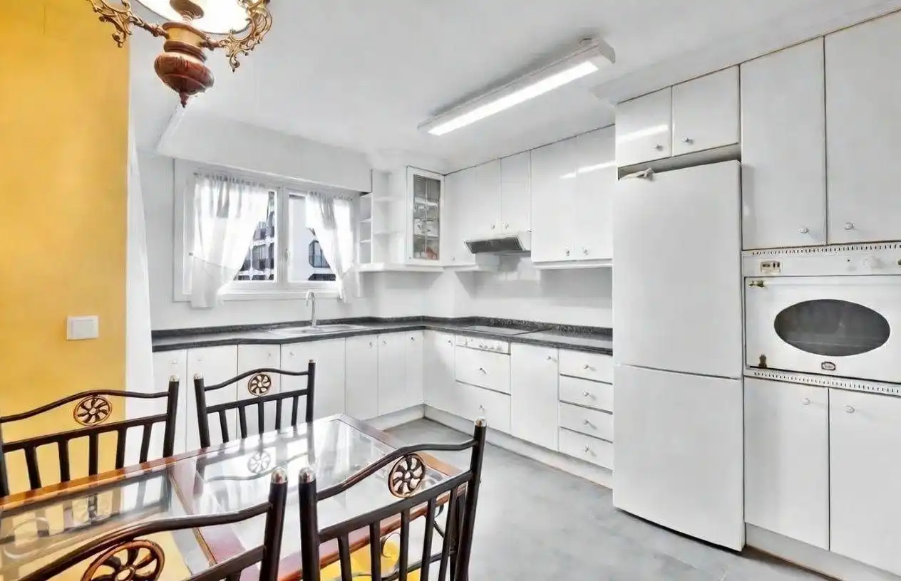 Flat for sale in Avenida ALMERIA, Playa Levante
