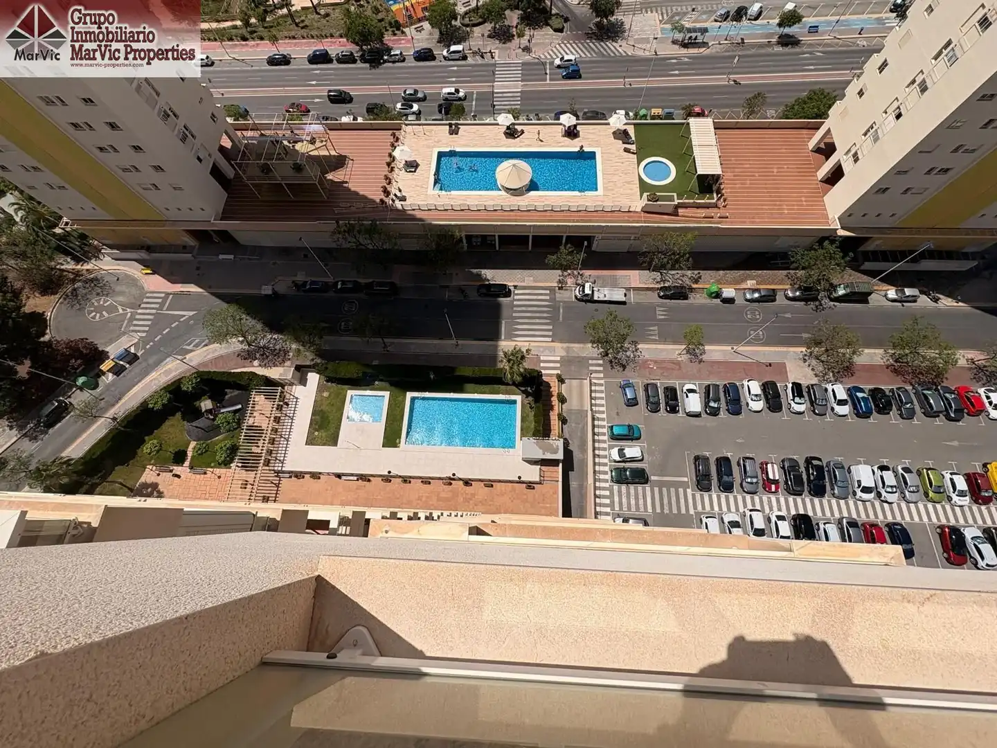 Piscina de Pis en venda en Benidorm amb Aire condicionat, Terrassa i Moblat